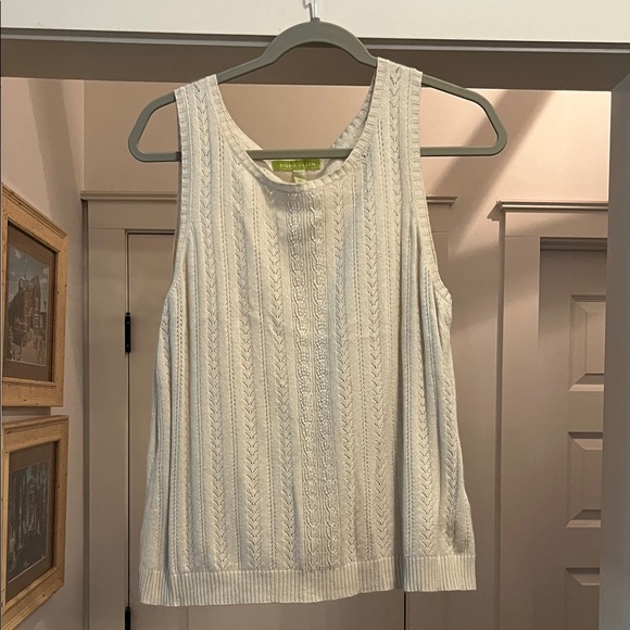 Elegant Beige Sleeveless Top - Picture 1 of 2